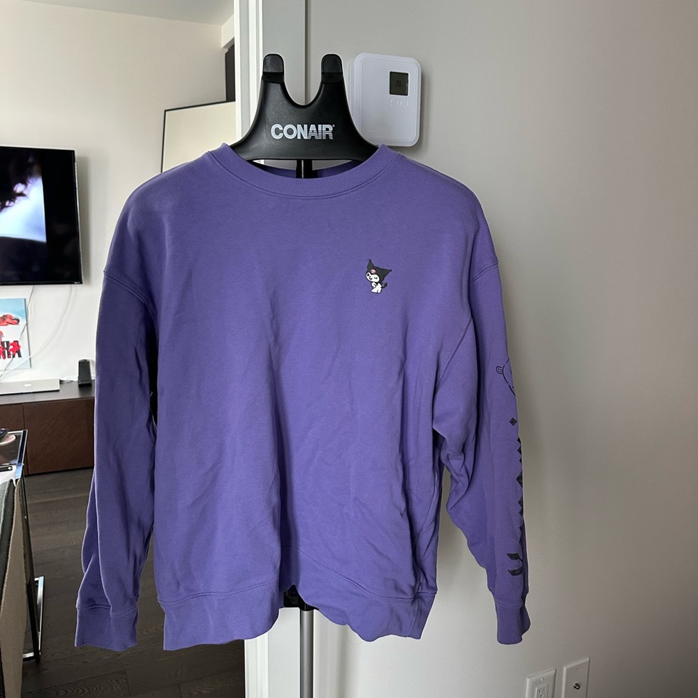 UNIQLO X Sanrio kuromi sweatshirt
